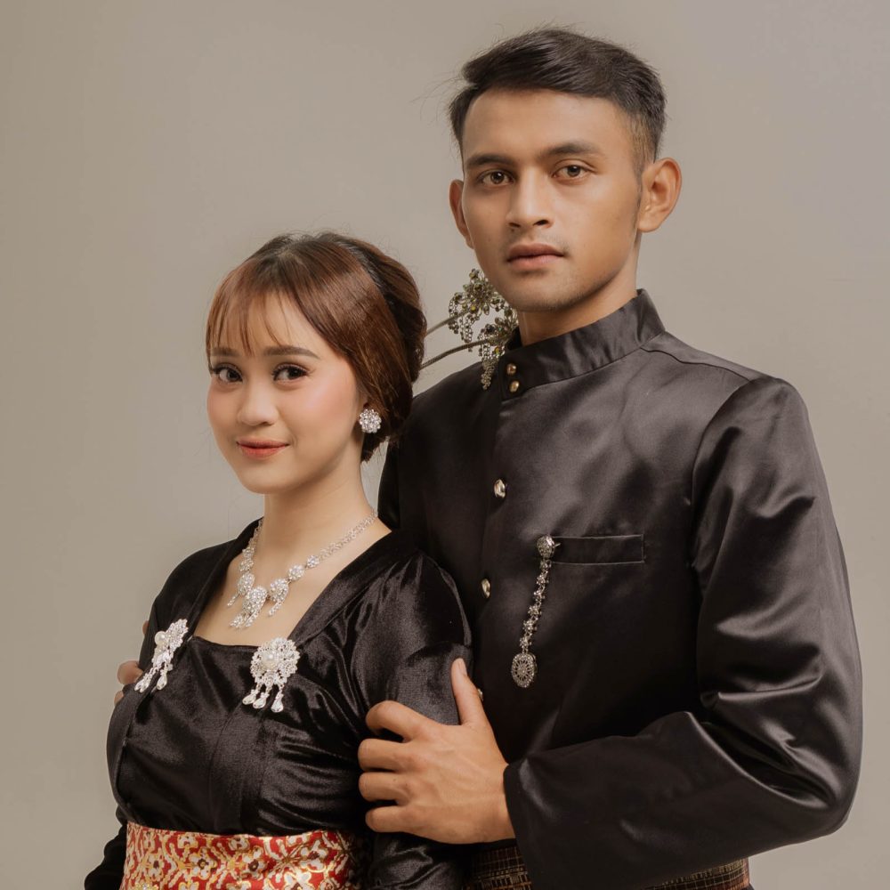 {"ARInfo":{"IsUseAR":false},"Version":"1.0.0","MakeupInfo":{"IsUseMakeup":false},"FaceliftInfo":{"IsChangeEyeLift":false,"IsChangeFacelift":false,"IsChangePostureLift":false,"IsChangeNose":false,"IsChangeFaceChin":false,"IsChangeMouth":false,"IsChangeThinFace":true},"BeautyInfo":{"IsAIBeauty":false,"OldBeautyCount":1,"IsSharpen":false,"SwitchMedicatedAcne":false,"IsBrightEyes":false,"IsOldBeauty":false,"IsReduceBlackEyes":false},"HandlerInfo":{"AppName":2},"FilterInfo":{"IsUseFilter":false}}